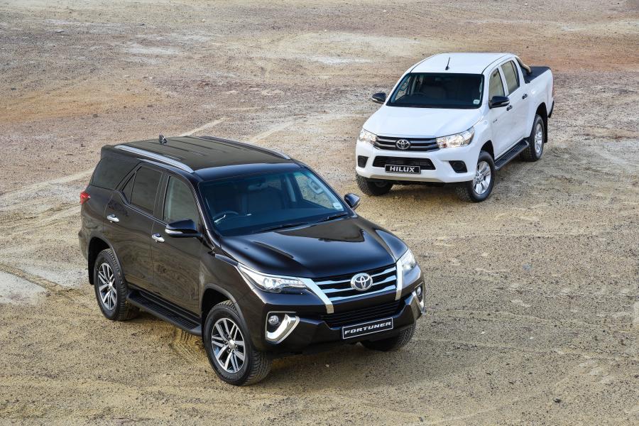  Toyota Hilux 4x4 SRX Double Cab 2016 года  (ZA) (фото 8 из 35)